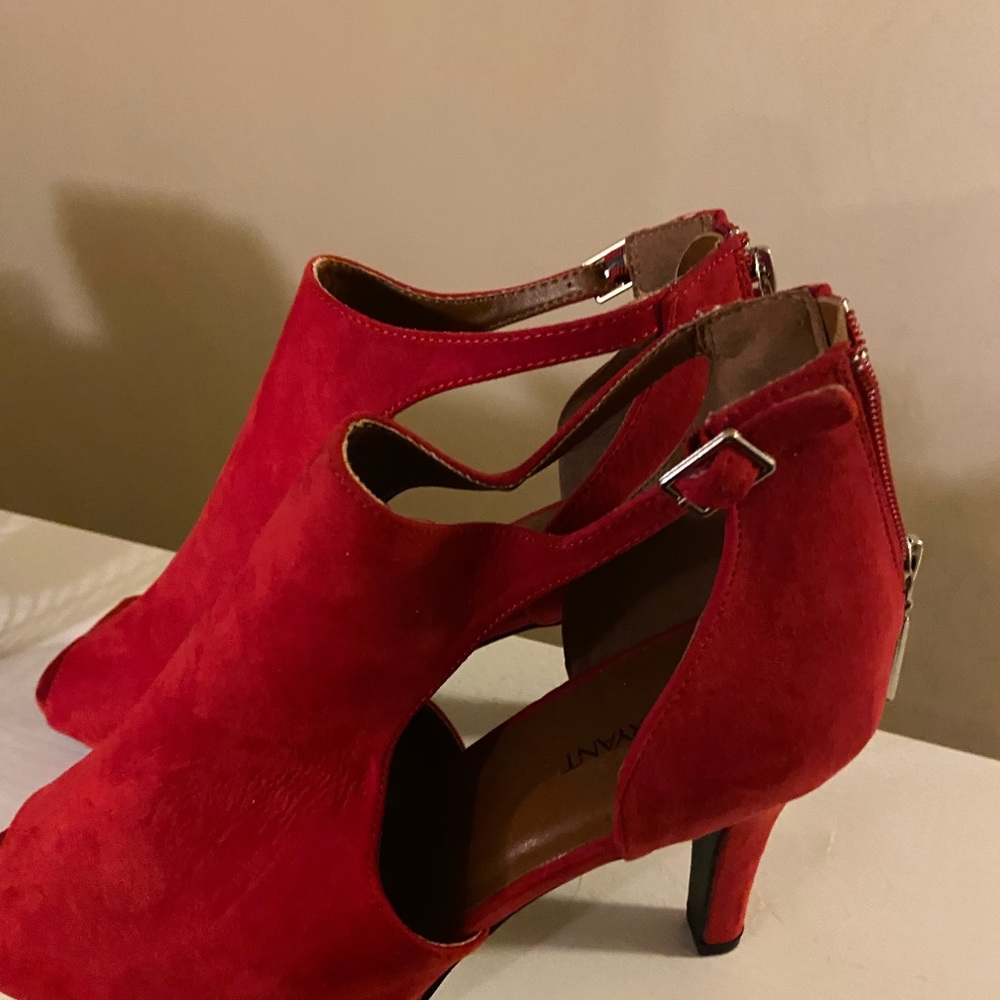 Never worn out the house, Women's 11w red open toe heels